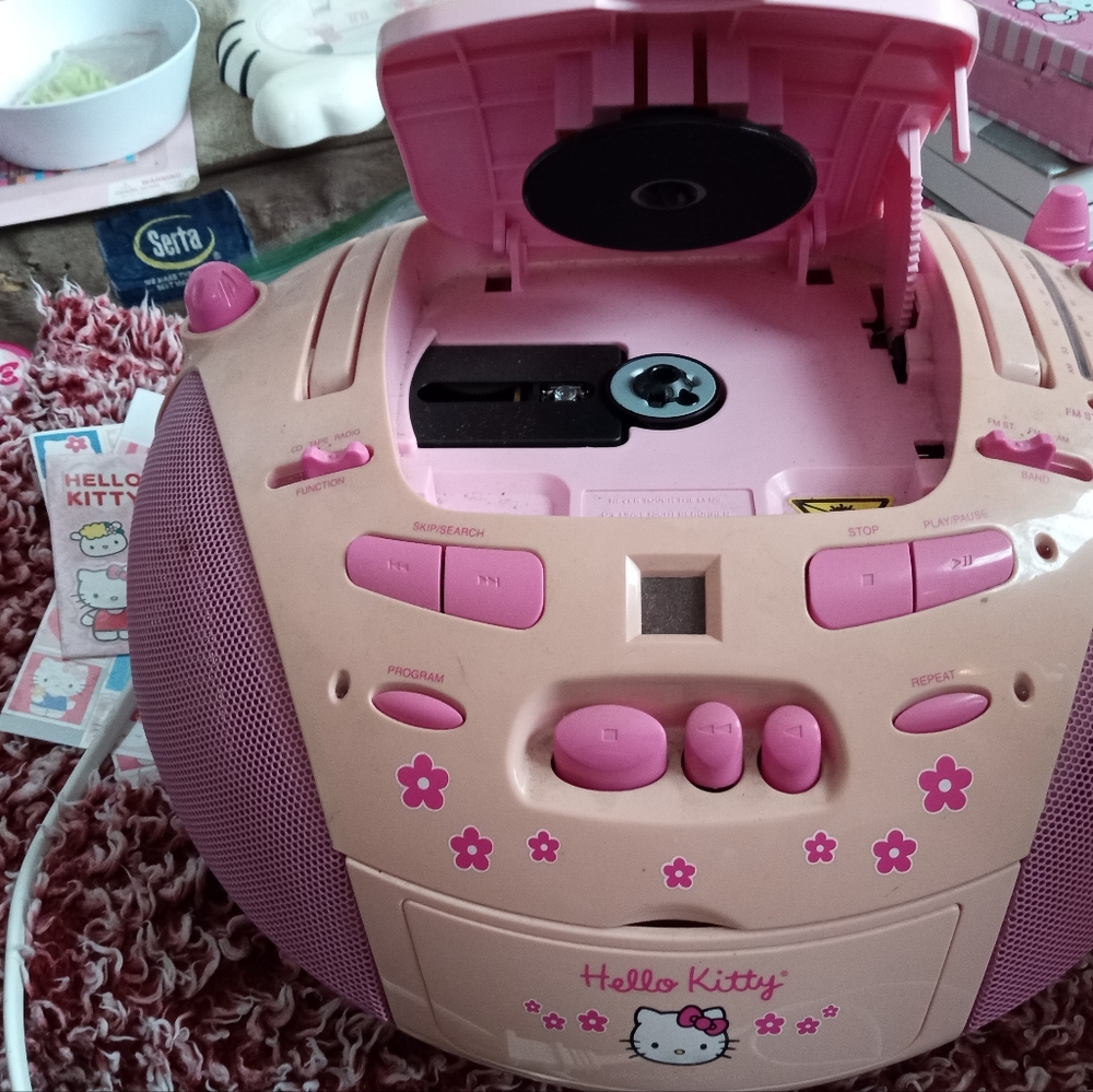 Vintage hello kitty radio, cassette and DVD player - Picture 2 of 3
